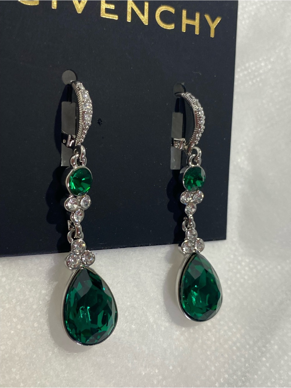 Givenchy earrings - Picture 2 of 7